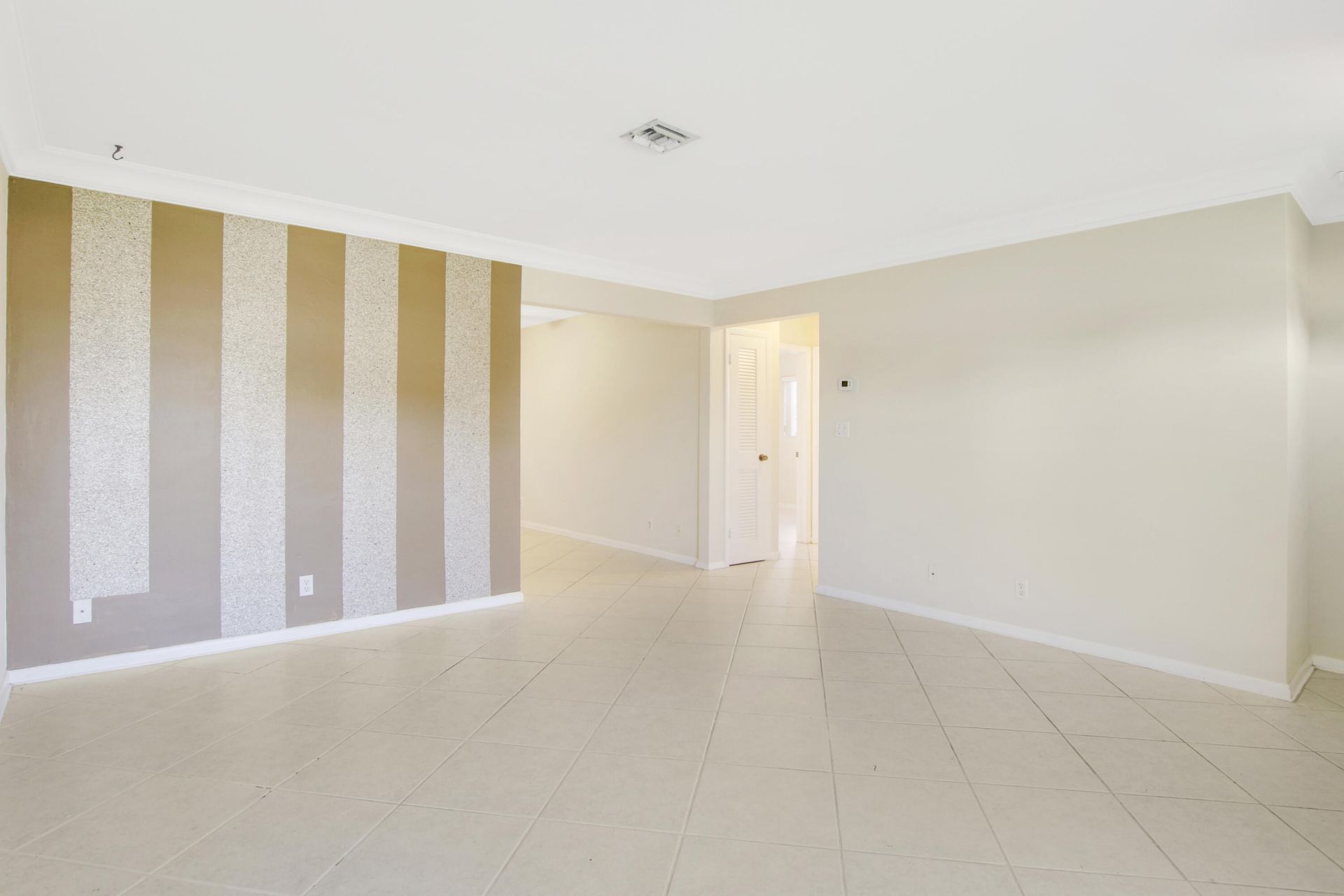 527 W Jasmine Drive, Lake Park, FL 33403 Photo