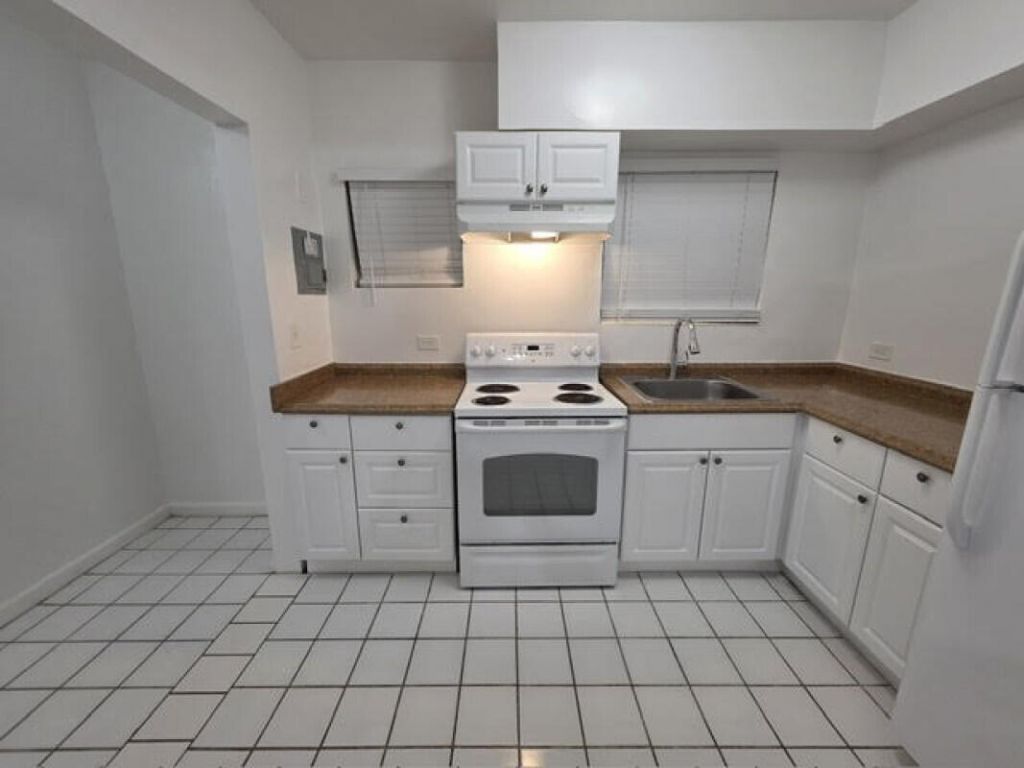 100 Isle Of Venice Drive, Unit 4, Fort Lauderdale, FL 33301 Photo