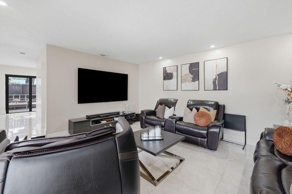 1871 Bayberry Drive, Unit 1871, Pembroke Pines, FL 33024 Photo