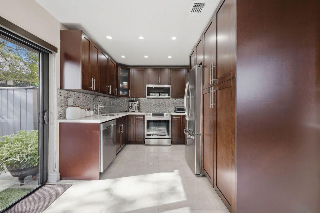 1871 Bayberry Drive, Unit 1871, Pembroke Pines, FL 33024 Photo