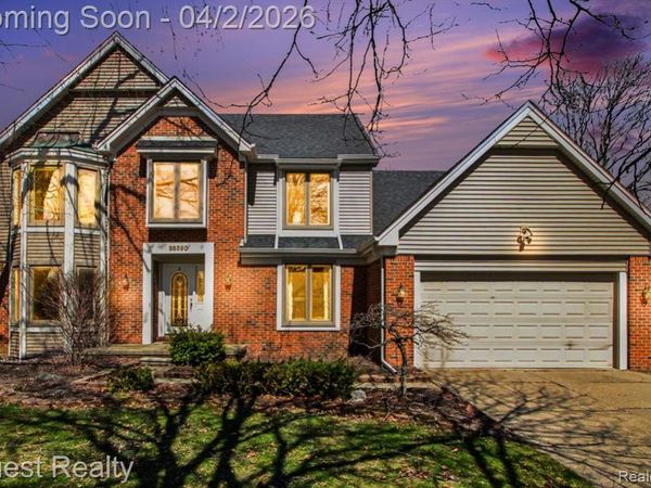 38590 Lowell Drive, Farmington Hills, MI 48331