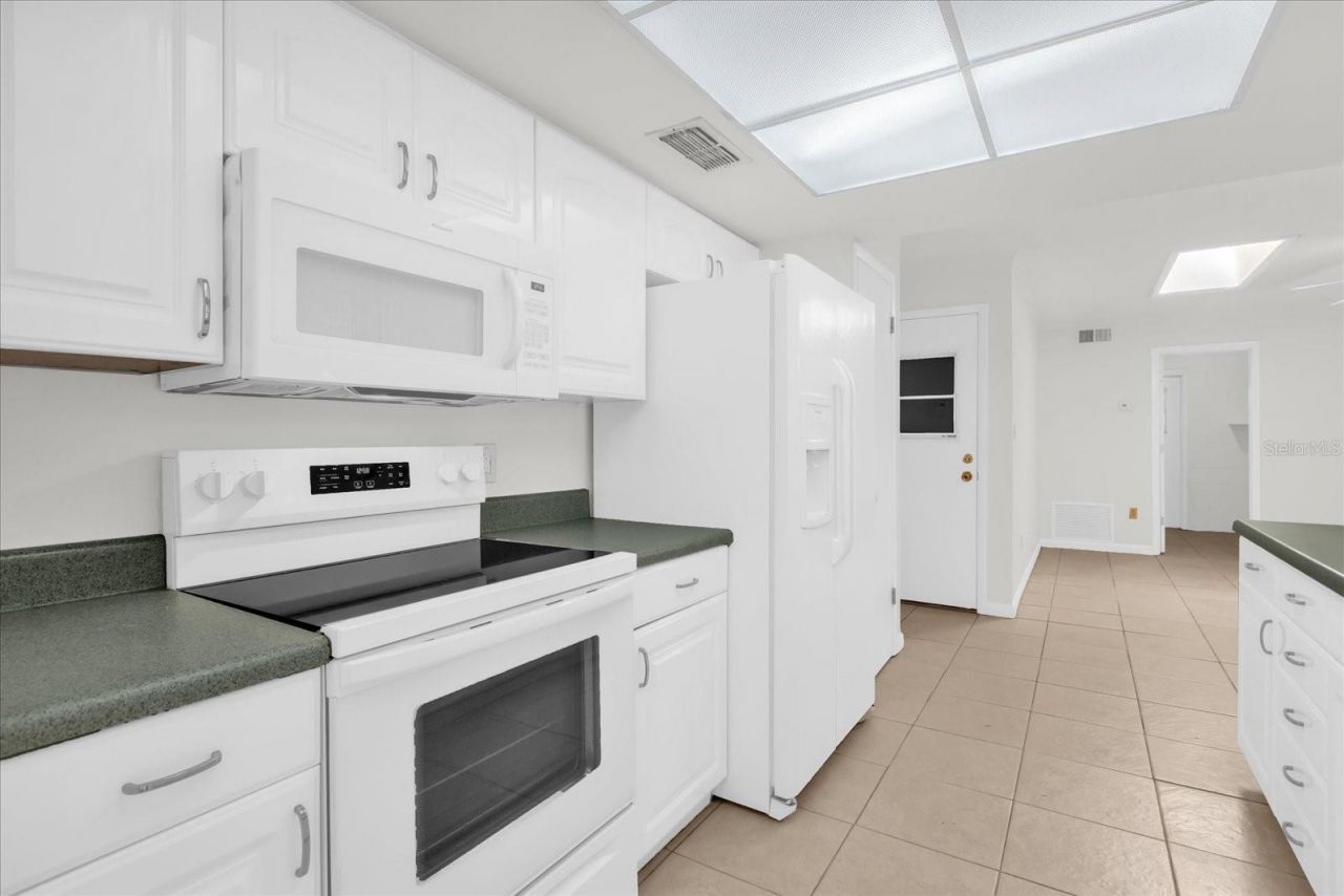 8407 Roanne Drive , Orlando, FL 32817 Photo