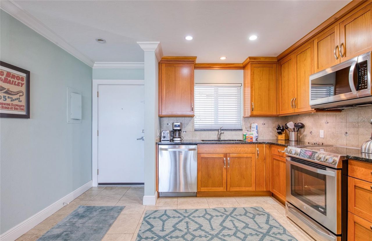 757 Beach Road, Unit 308, Sarasota, FL 34242 Photo