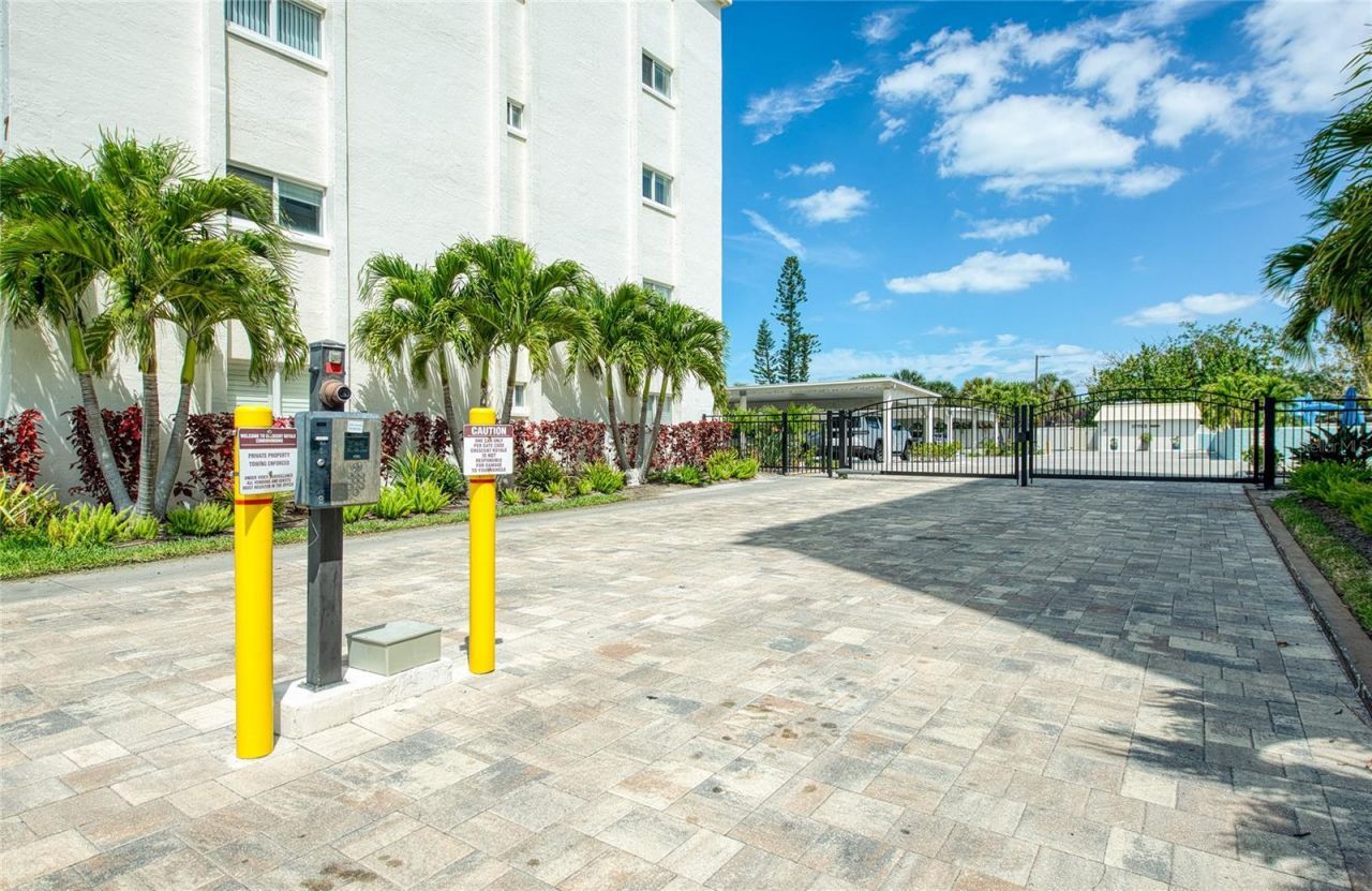 757 Beach Road, Unit 308, Sarasota, FL 34242 Photo