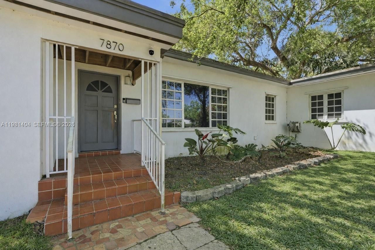 7870 SW 98th St, Miami, FL 33156 Photo