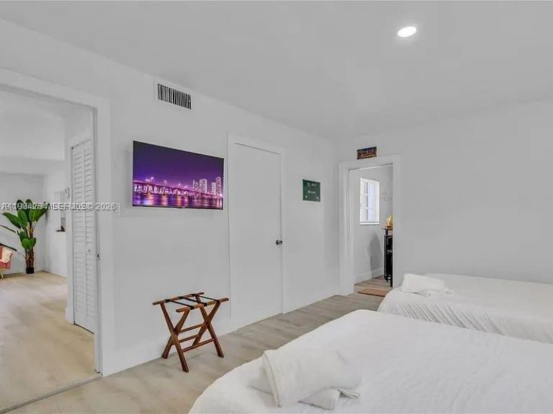 1011 NW 23rd Ave , Miami, FL 33125 Photo