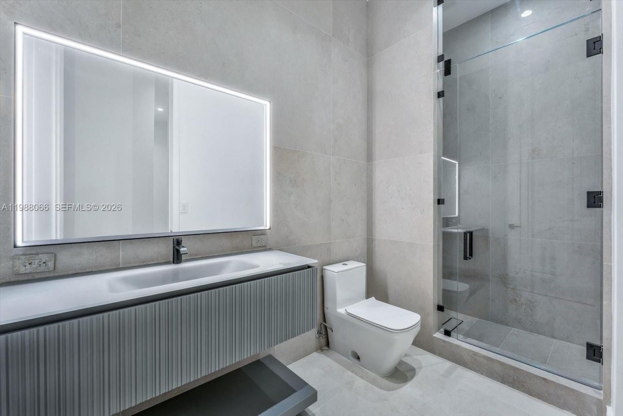 17901 Collins Ave , Unit PH-01, Sunny Isles Beach, FL 33160 Photo