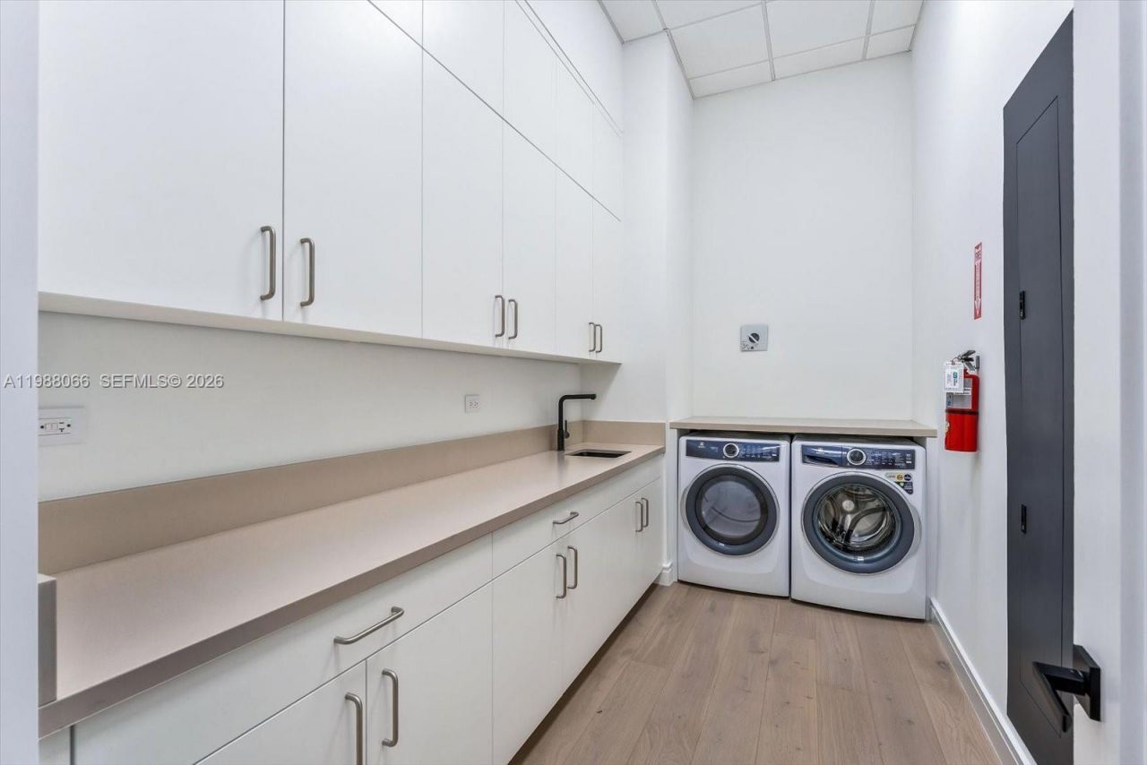 17901 Collins Ave , Unit PH-01, Sunny Isles Beach, FL 33160 Photo