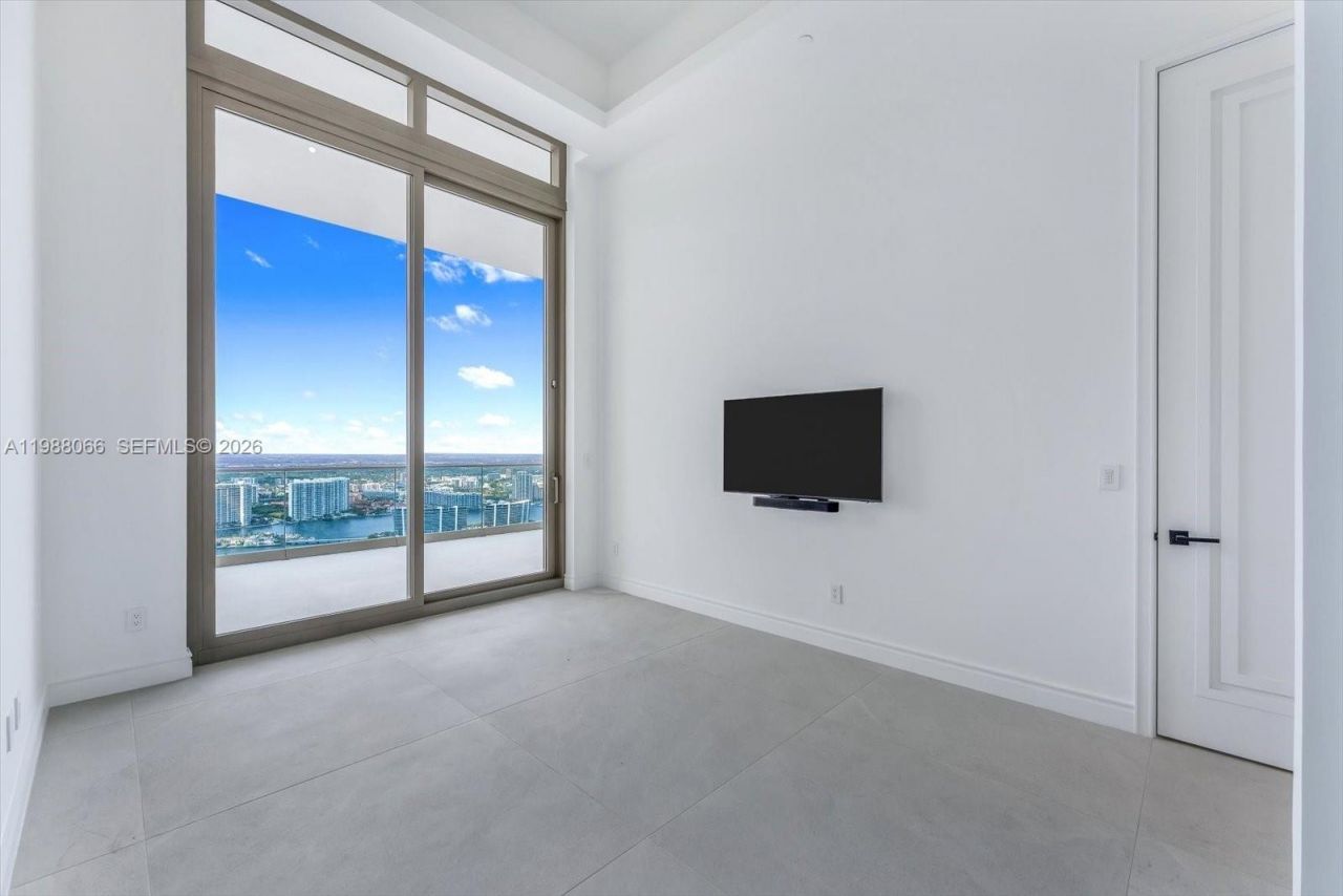 17901 Collins Ave , Unit PH-01, Sunny Isles Beach, FL 33160 Photo