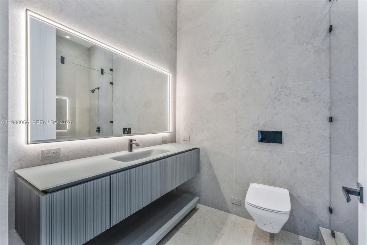 17901 Collins Ave , Unit PH-01, Sunny Isles Beach, FL 33160 Photo