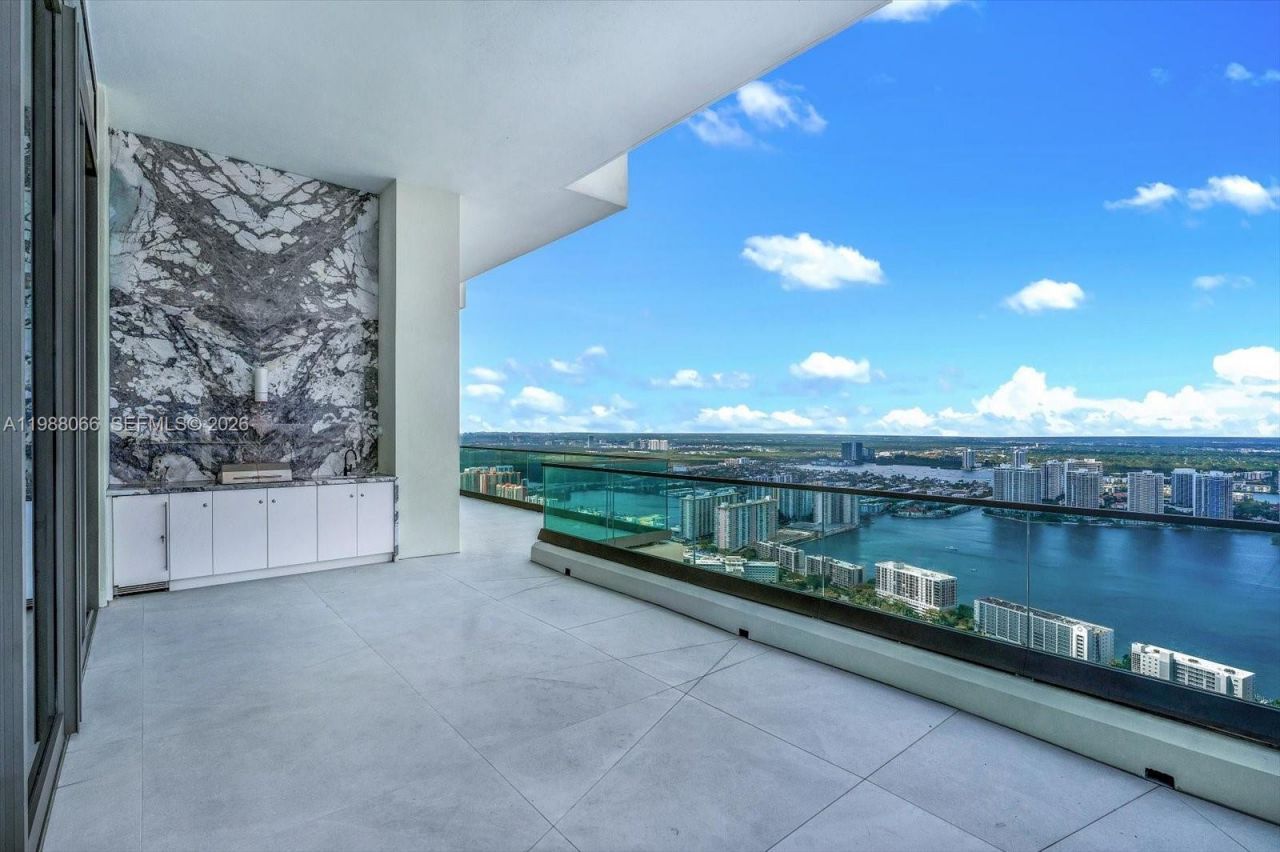 17901 Collins Ave , Unit PH-01, Sunny Isles Beach, FL 33160 Photo