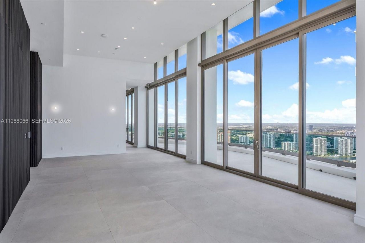 17901 Collins Ave , Unit PH-01, Sunny Isles Beach, FL 33160 Photo