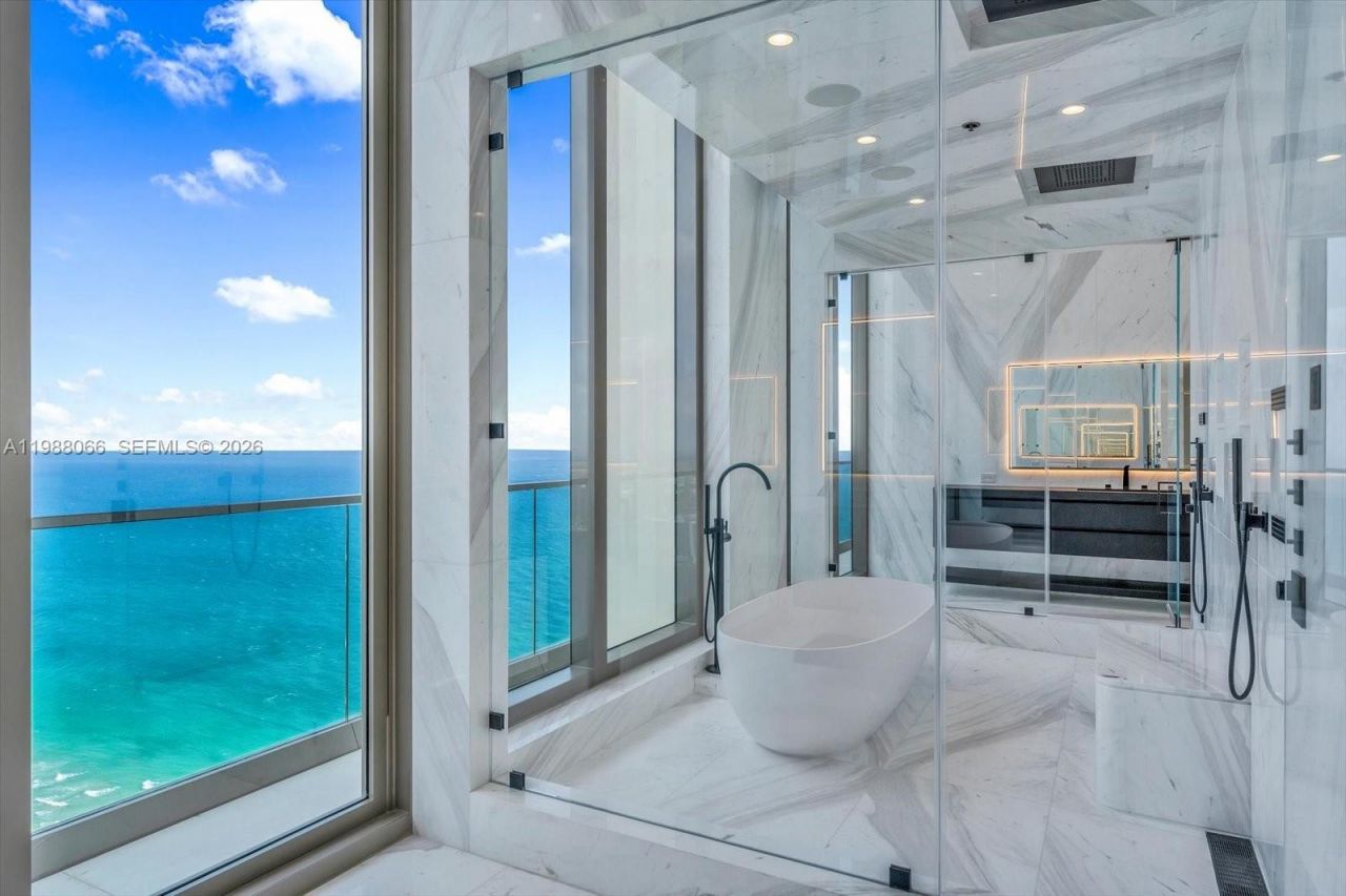 17901 Collins Ave , Unit PH-01, Sunny Isles Beach, FL 33160 Photo