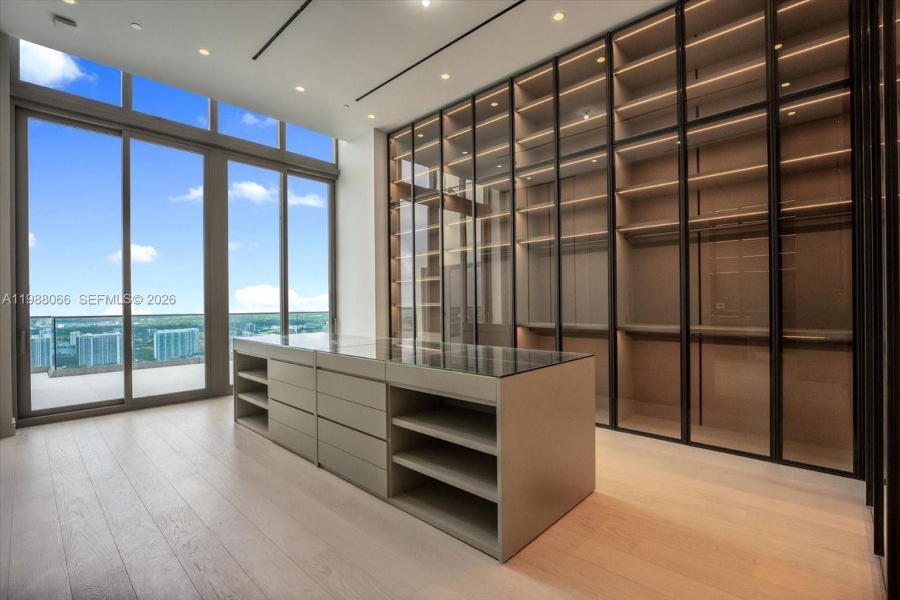 17901 Collins Ave , Unit PH-01, Sunny Isles Beach, FL 33160 Photo