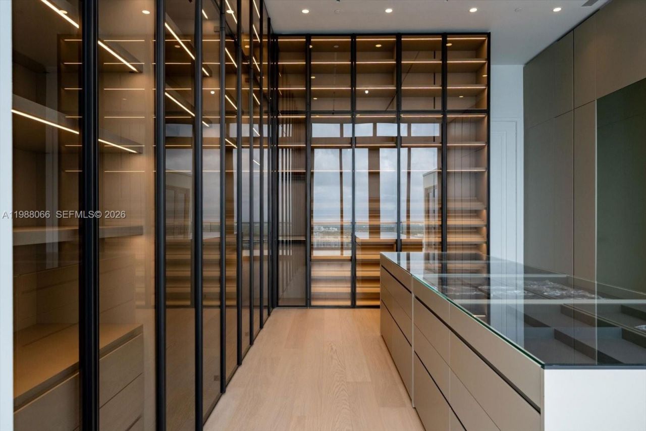 17901 Collins Ave , Unit PH-01, Sunny Isles Beach, FL 33160 Photo