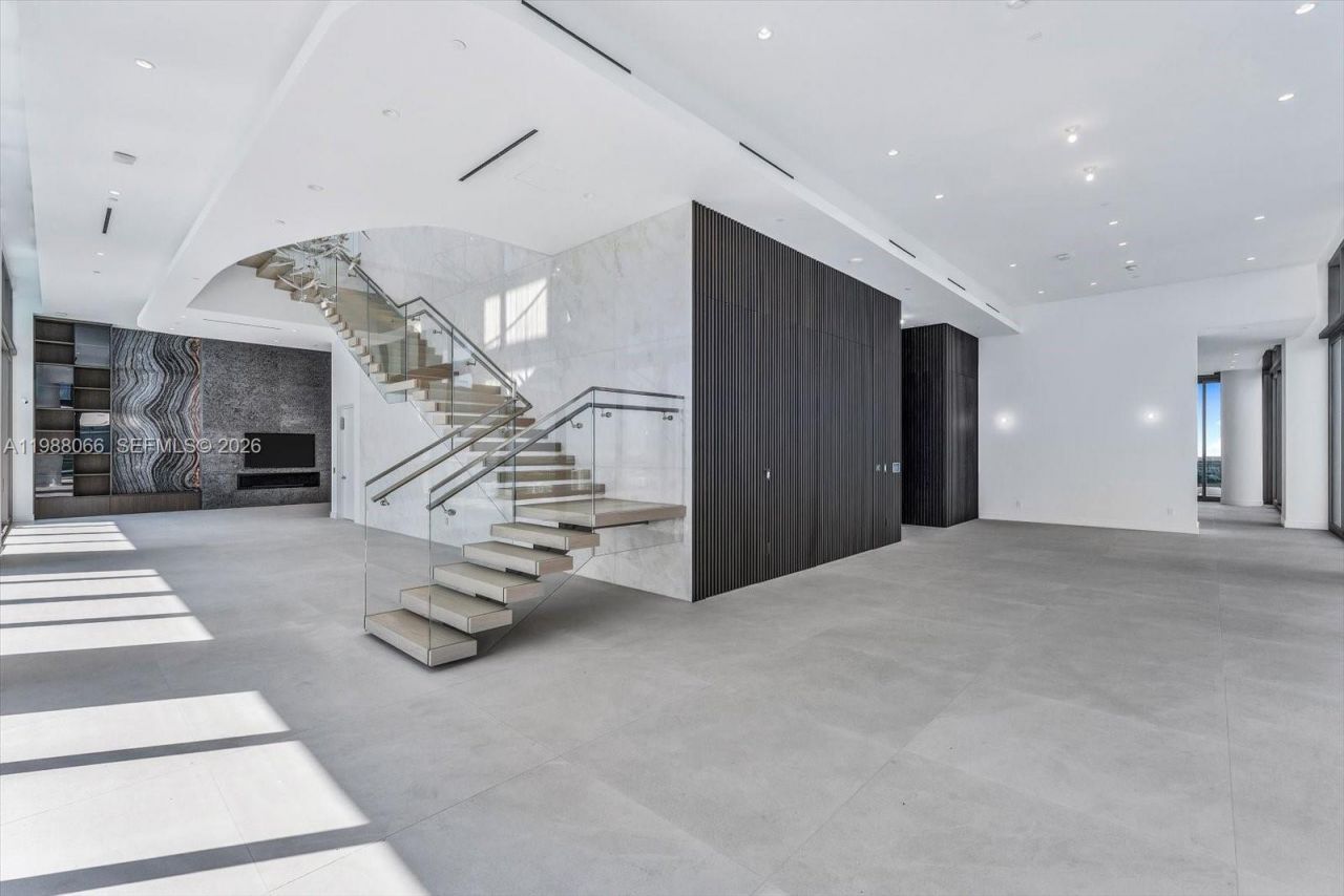 17901 Collins Ave , Unit PH-01, Sunny Isles Beach, FL 33160 Photo