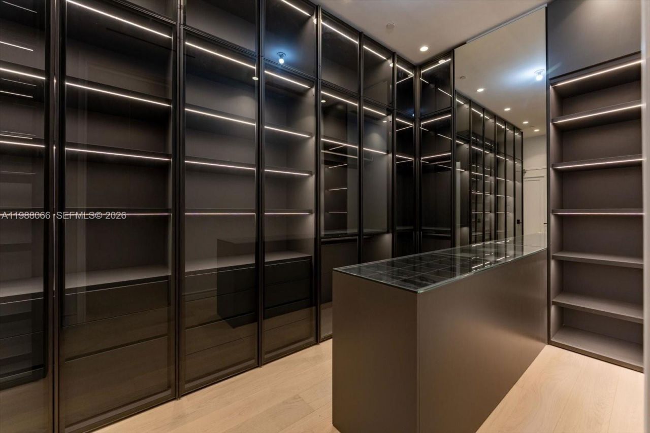 17901 Collins Ave , Unit PH-01, Sunny Isles Beach, FL 33160 Photo