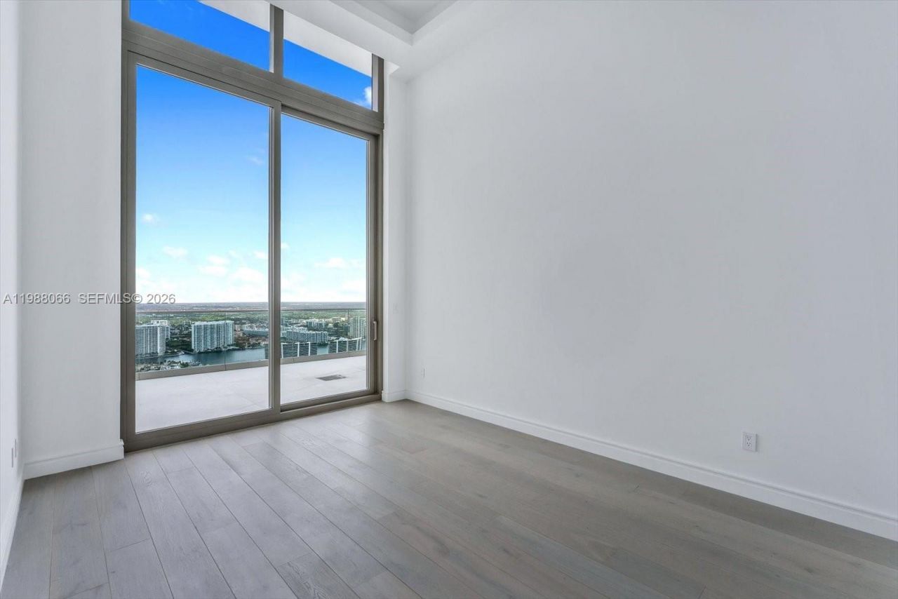 17901 Collins Ave , Unit PH-01, Sunny Isles Beach, FL 33160 Photo