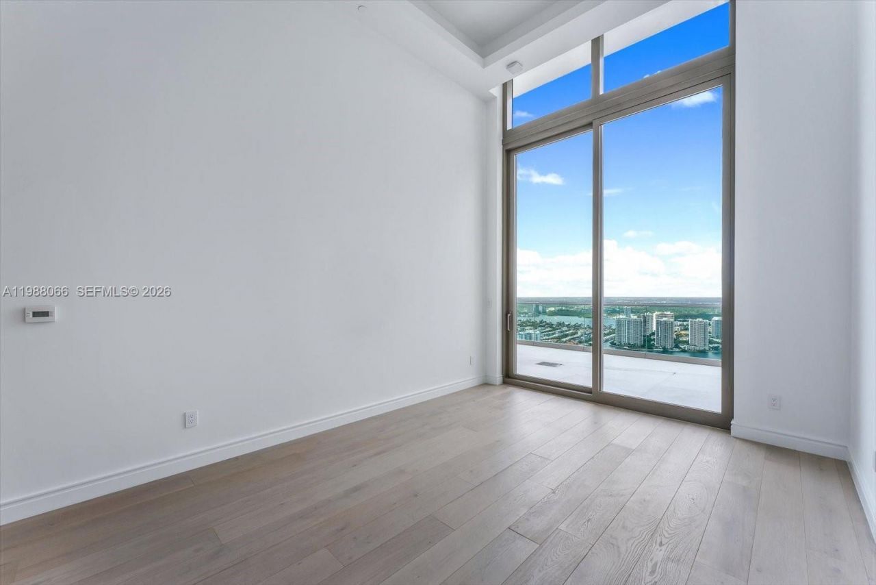 17901 Collins Ave , Unit PH-01, Sunny Isles Beach, FL 33160 Photo