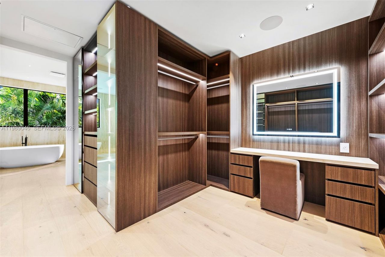 128 Ocean Blvd , Golden Beach, FL 33160 Photo