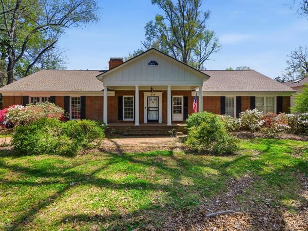 270 E CHERRY CIR, Memphis, TN 38117