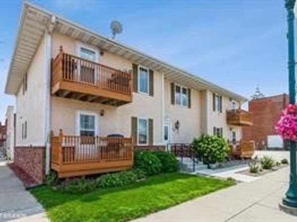 122 E Jefferson Street, Unit 1-6, Winterset, IA 50273