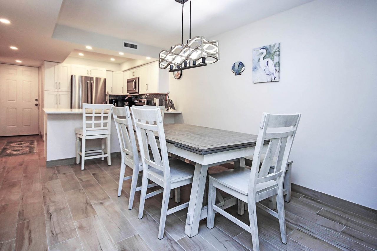 1246 Fulgur St, Unit 202, Sanibel, FL 33957 Photo