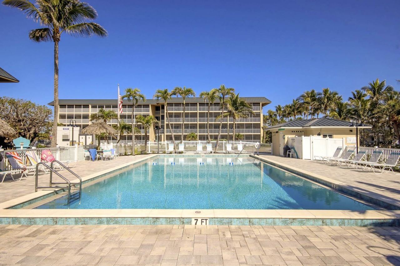 1246 Fulgur St, Unit 202, Sanibel, FL 33957 Photo