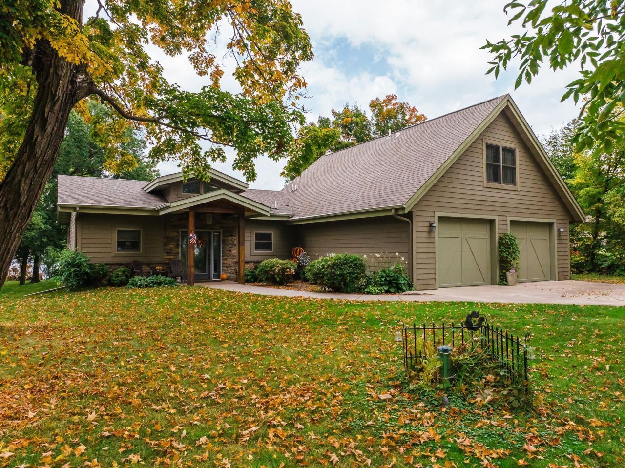 8964 Eyota Way , Onamia, MN 56359