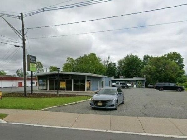 105 Water St, Newton, NJ 07860