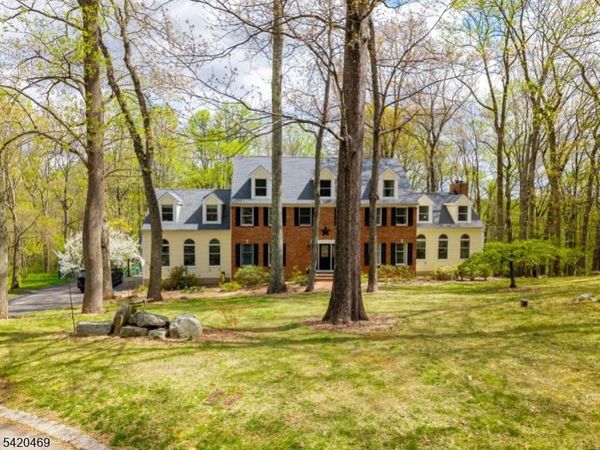 122 Forest Dr, Lebanon, NJ 08826