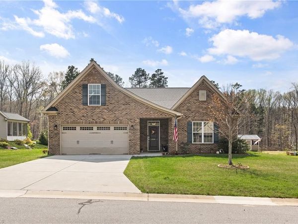 2526 Redwood Hill Court, Kernersville, NC 27284