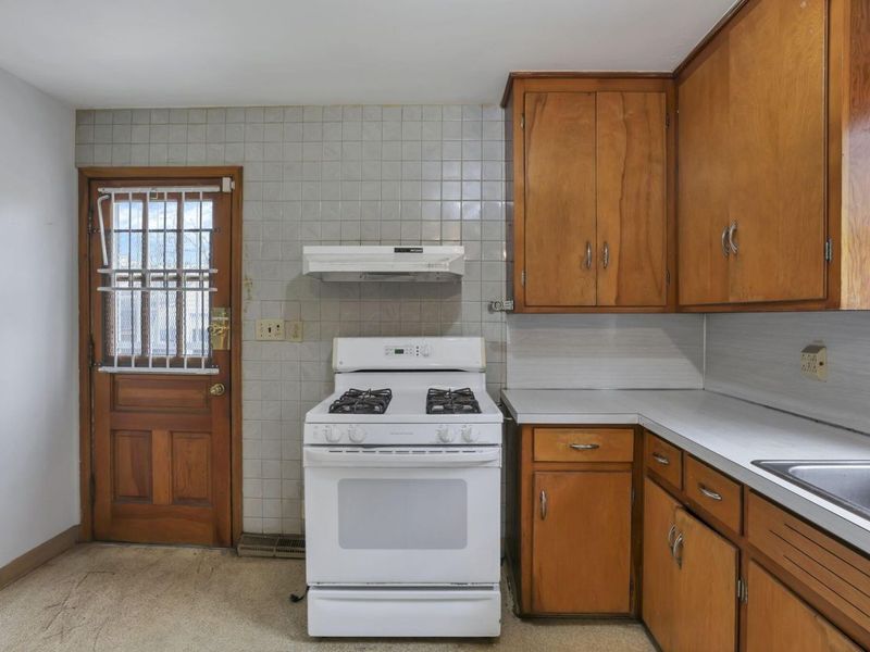 96 S Powell Avenue , Columbus, OH 43204 Photo 11