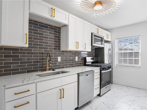 1207 W 45th Street, Unit 3W, Kansas City, MO 64111