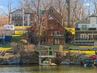 27 Beach Drive, Lake Tapawingo, MO 64015