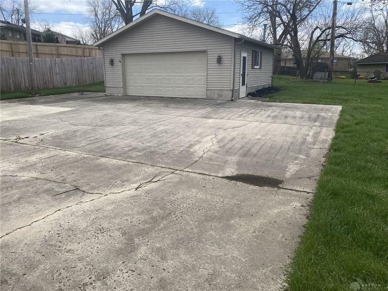 192 Golfwood Drive, West Carrollton, OH 45449 Photo 11