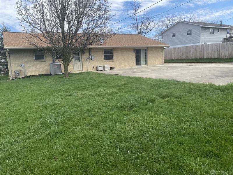 192 Golfwood Drive, West Carrollton, OH 45449 Photo 9