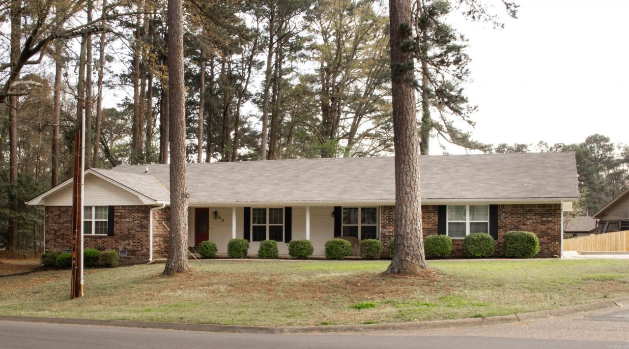 1613 Millcreek Drive Arkadelphia, AR 71923
