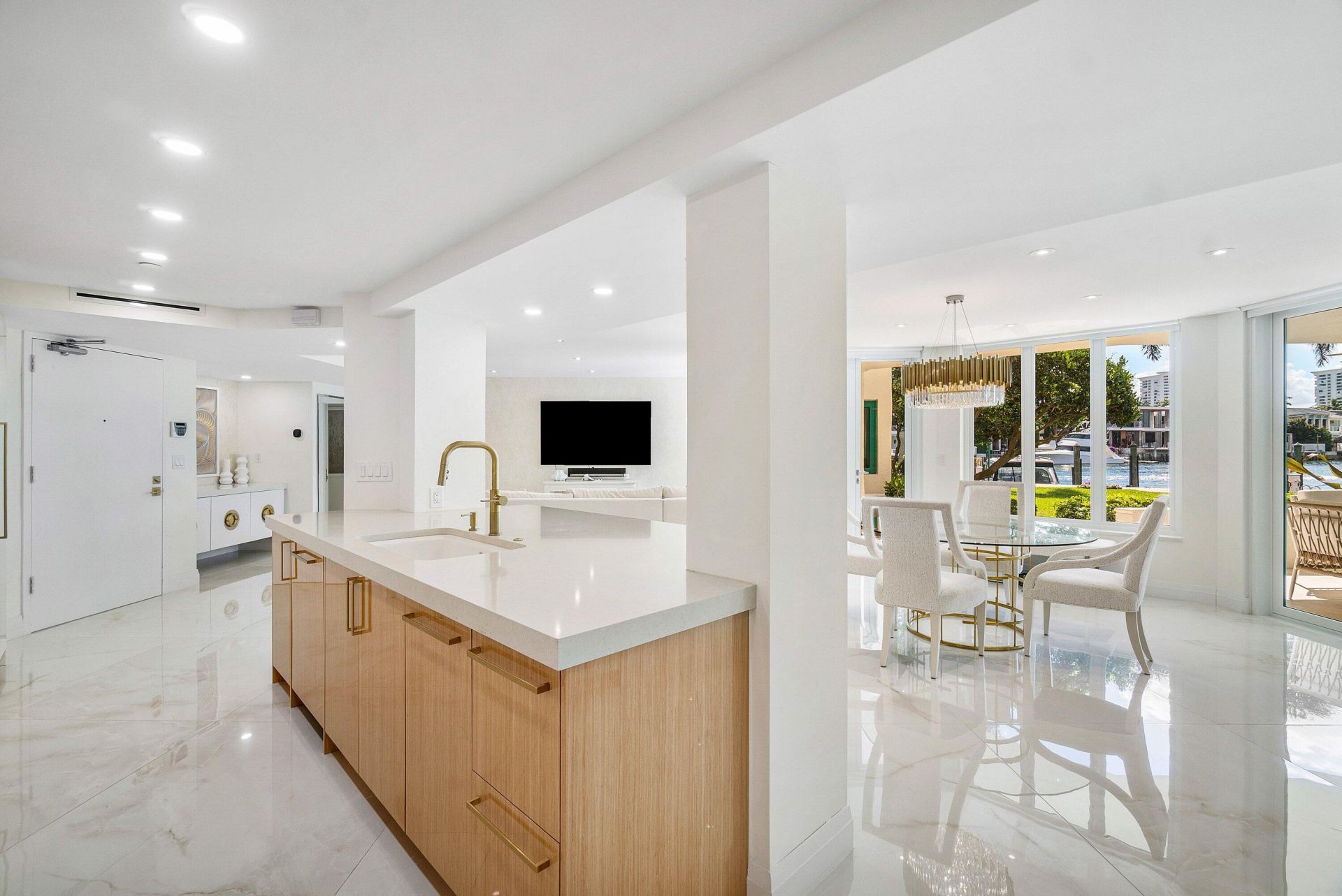 100 SE 5th Avenue, Unit 103, Boca Raton, FL 33432 Photo