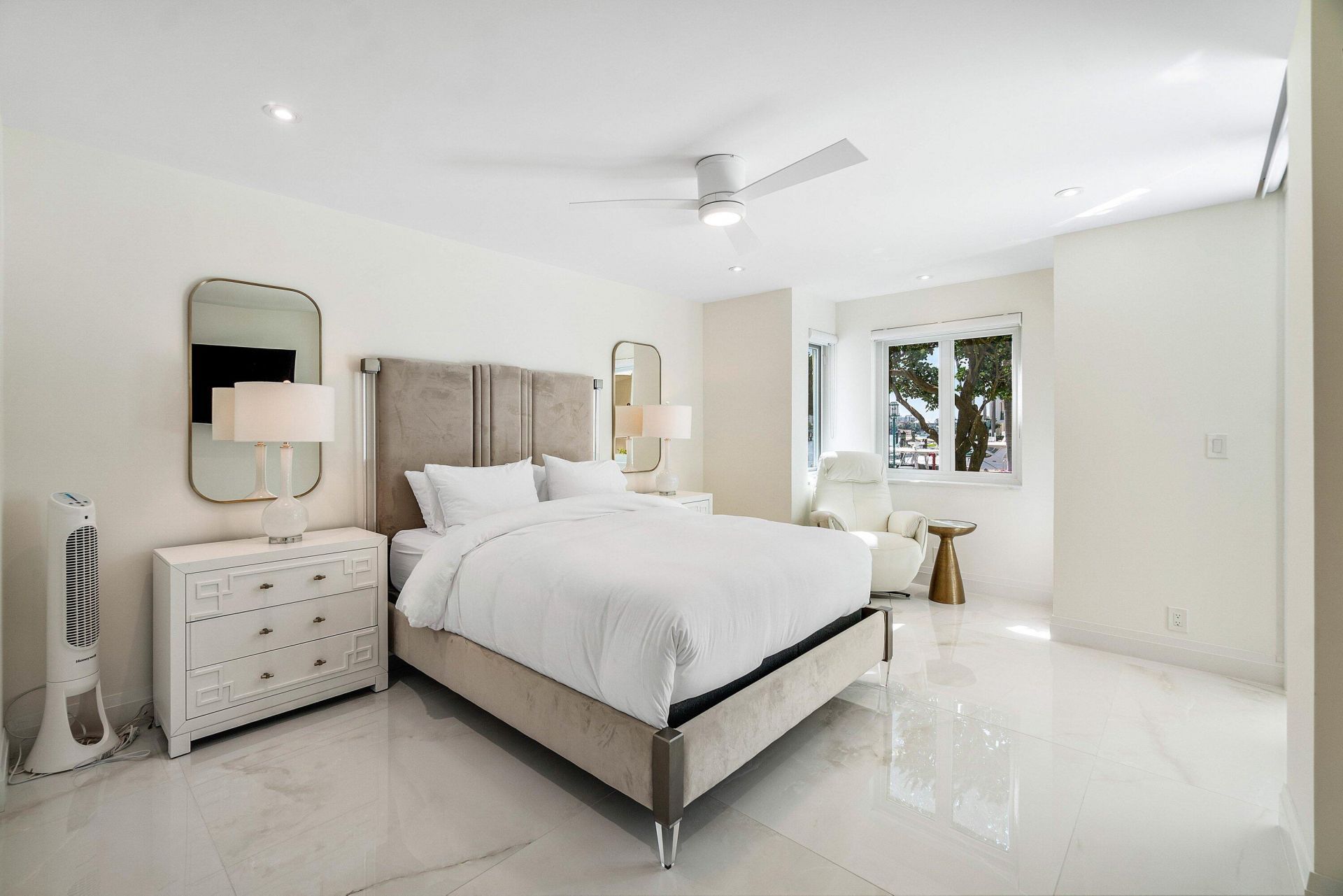 100 SE 5th Avenue, Unit 103, Boca Raton, FL 33432 Photo