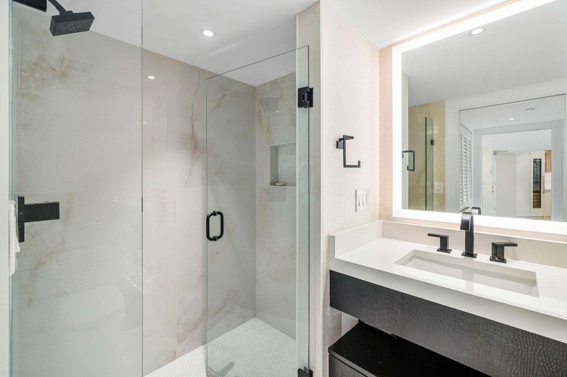 100 SE 5th Avenue, Unit 103, Boca Raton, FL 33432 Photo