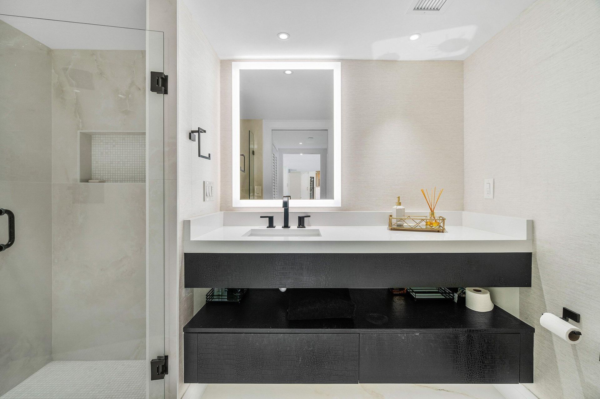 100 SE 5th Avenue, Unit 103, Boca Raton, FL 33432 Photo