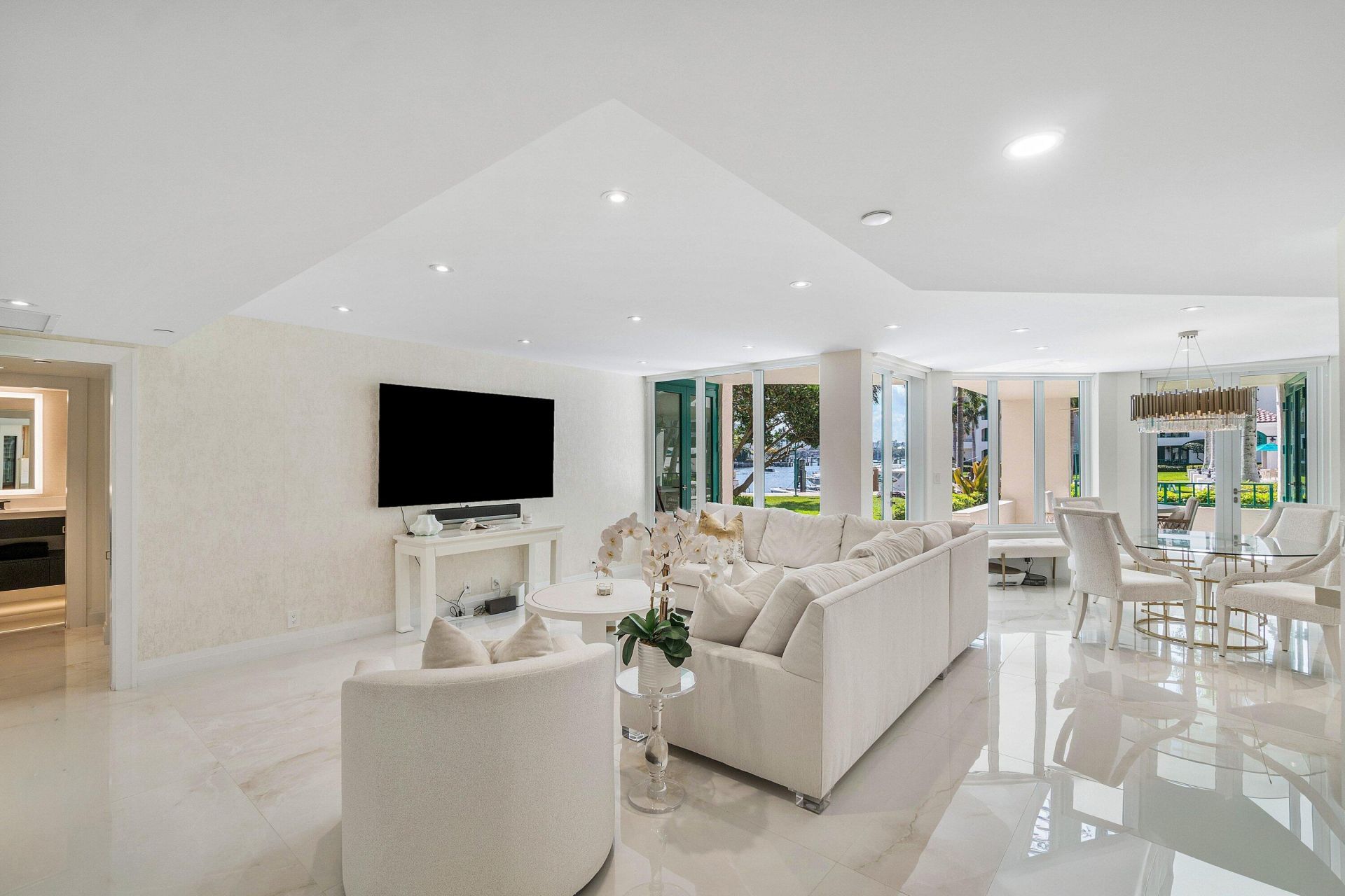 100 SE 5th Avenue, Unit 103, Boca Raton, FL 33432 Photo