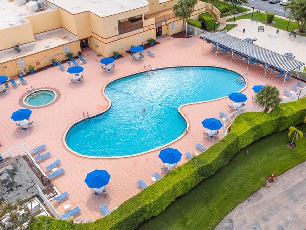 1050 NW 90th Way, Plantation, FL 33322