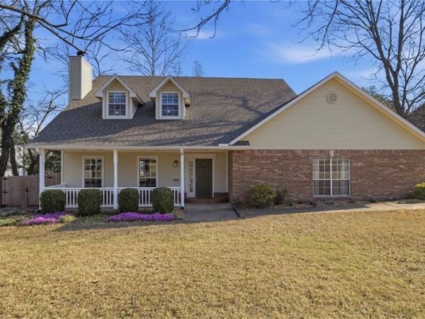 2688 E Londonderry Drive , Fayetteville, AR 72701