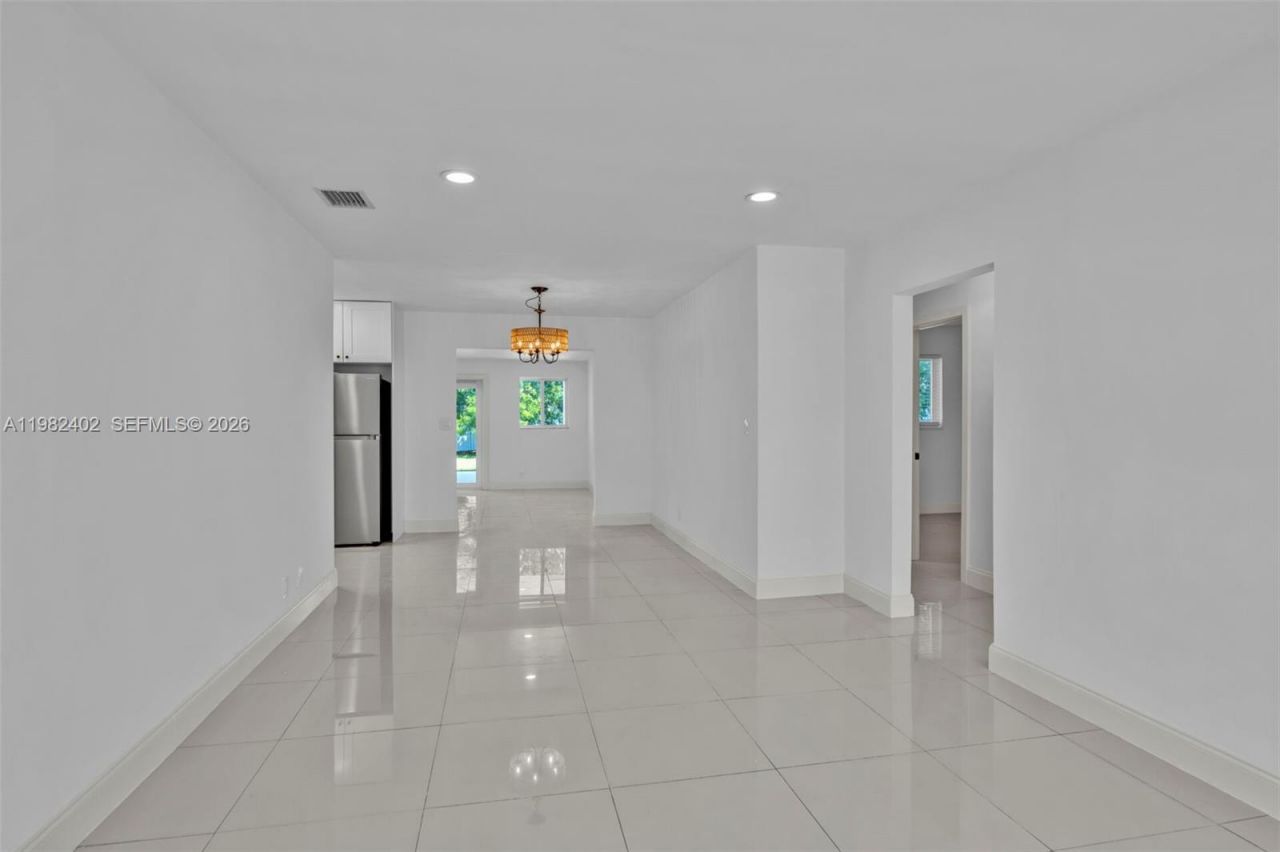 104 SW 7th St , Hallandale Beach, FL 33009 Photo