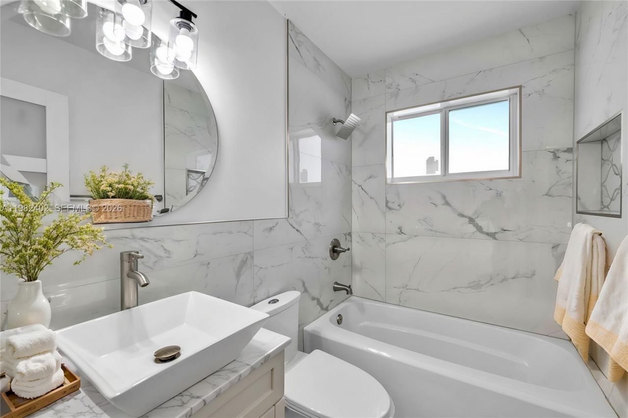 104 SW 7th St , Hallandale Beach, FL 33009 Photo