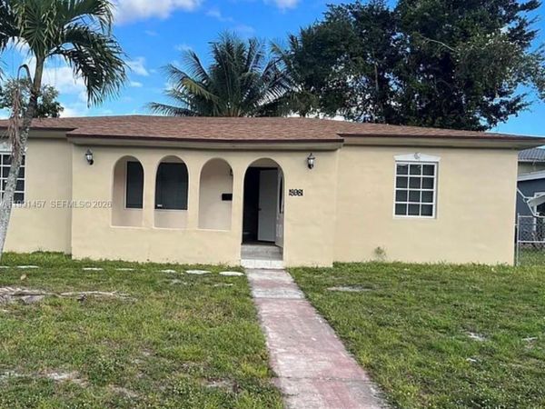 18981 NW 7th Ave , Miami Gardens, FL 33169
