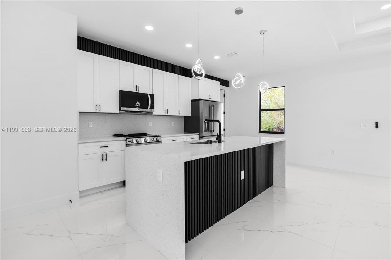 1113 Enrique St E, Lehigh Acres, FL 33974 Photo