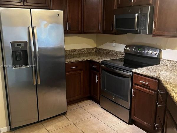 802 Constitution Dr, Unit 802B, Homestead, FL 33034